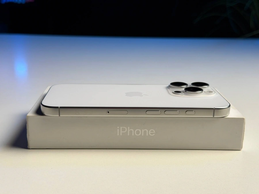 ВЖИВАНИЙ Б/У Apple iPhone 16 Pro 128GB White Titanium (MYNE3) - Стан: гарний | Акумулятор: 92% | Комплектація: повний | Гарантія: 3 міс.