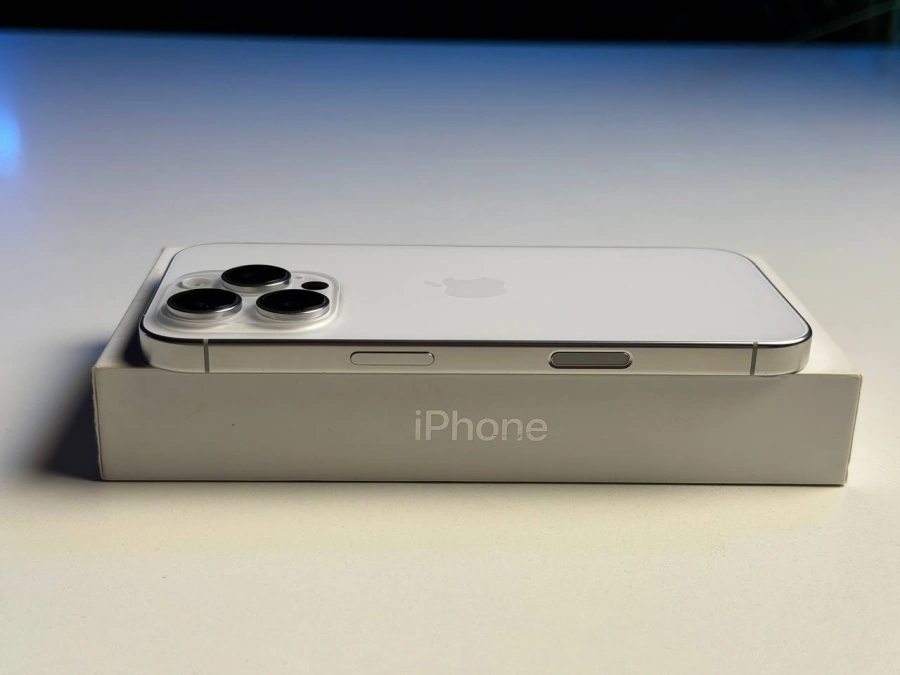 ВЖИВАНИЙ Б/У Apple iPhone 16 Pro 128GB White Titanium (MYNE3) - Стан: гарний | Акумулятор: 92% | Комплектація: повний | Гарантія: 3 міс.