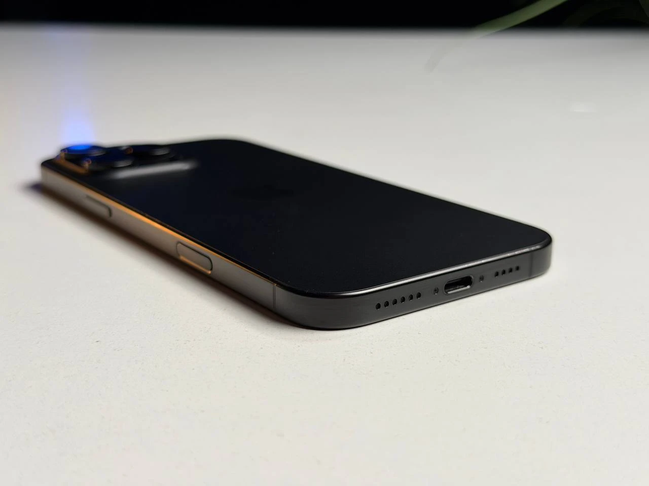 ВЖИВАНИЙ Б/У Apple iPhone 16 Pro Max 256GB Black Titanium (MYWV3) - Состояние: хороший | Аккумулятор: 92% | Комплектация: iPhone, кабель | Гарантия: 3 мес.