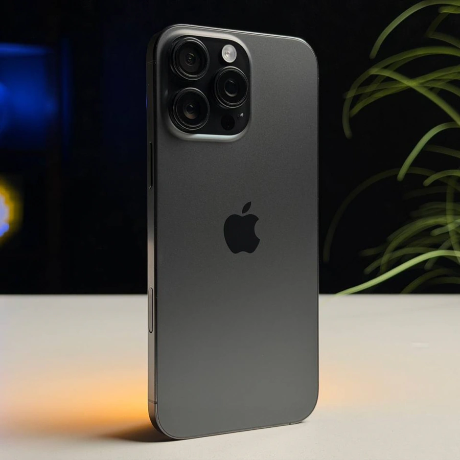 ВЖИВАНИЙ Б/У Apple iPhone 16 Pro Max 256GB Black Titanium (MYWV3) - Состояние: хороший | Аккумулятор: 92% | Комплектация: iPhone, кабель | Гарантия: 3 мес.