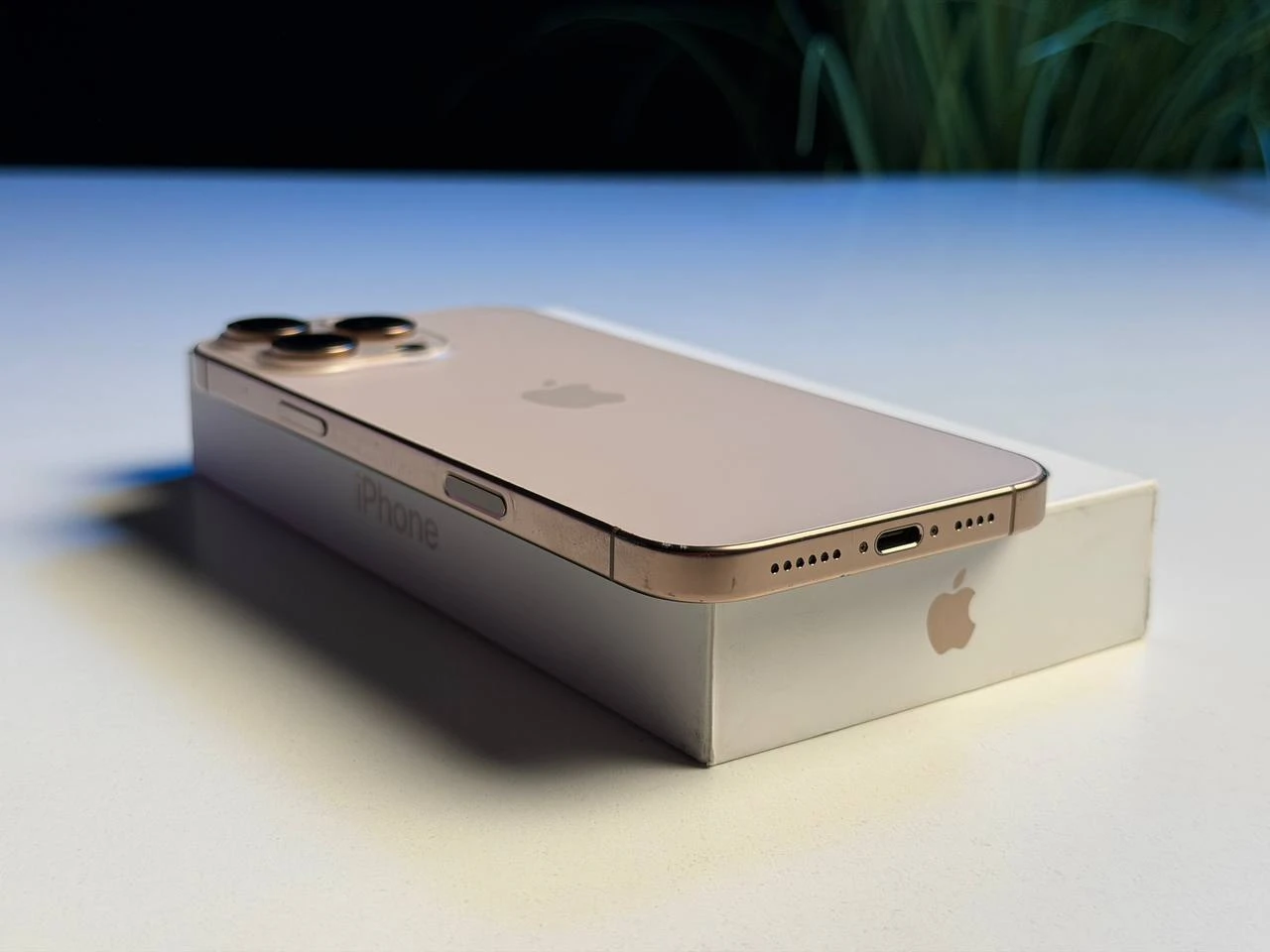 ВЖИВАНИЙ Б/У Apple iPhone 16 Pro Max 512GB Desert Titanium (MYX23) - Состояние: удовлетворительный | Аккумулятор: 89% | Комплектация: полный | Гарантия: 3 мес.