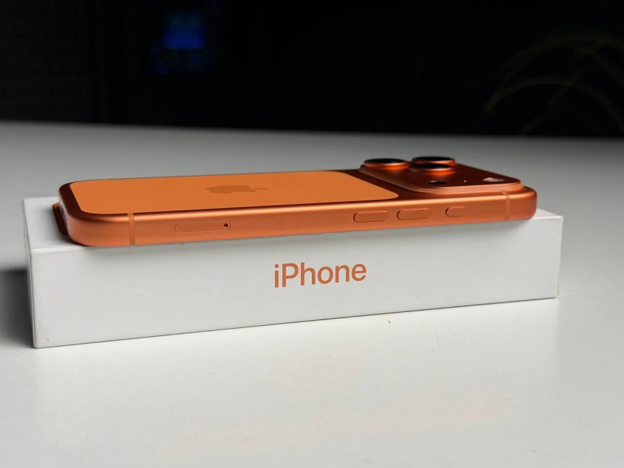 ВЖИВАНИЙ Б/У Apple iPhone 17 Pro 256GB Cosmic Orange (MG8H4) - Состояние: хороший | Аккумулятор: 100% | Комплектация: полный | Гарантия: 3 мес.