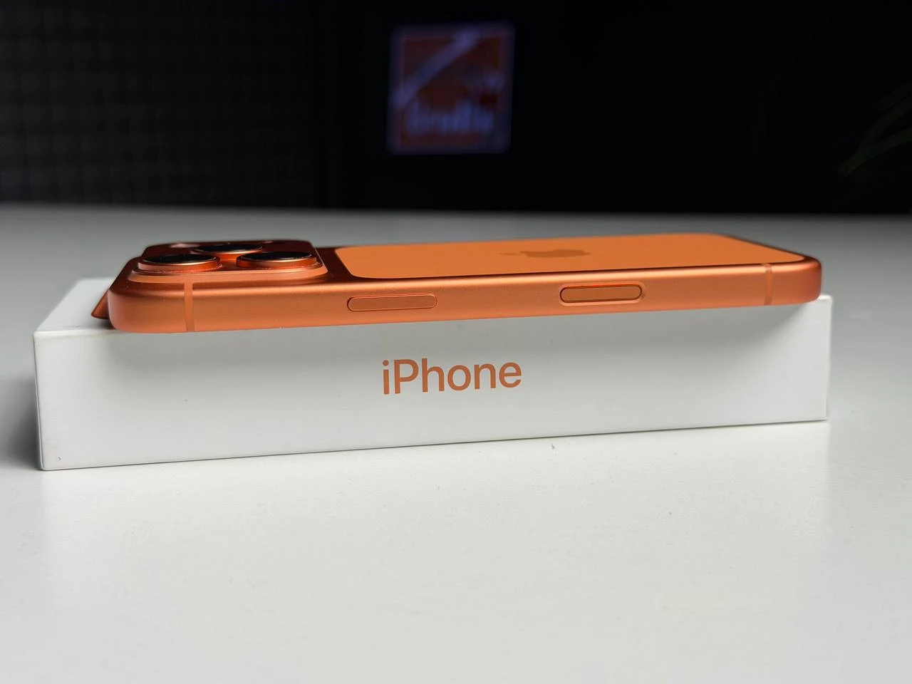 ВЖИВАНИЙ Б/У Apple iPhone 17 Pro 256GB Cosmic Orange (MG8H4) - Состояние: хороший | Аккумулятор: 100% | Комплектация: полный | Гарантия: 3 мес.