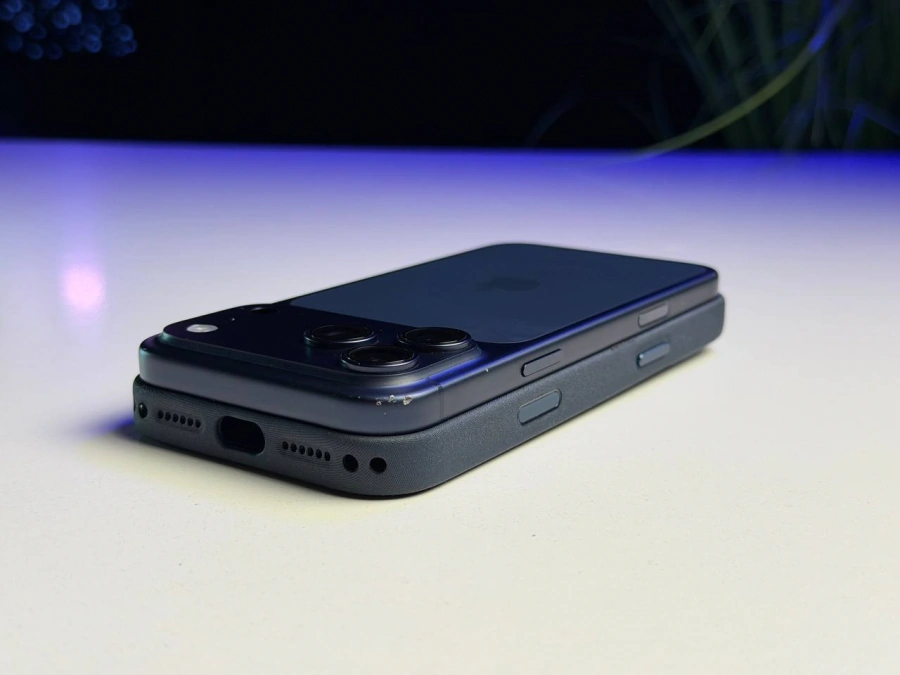 ВЖИВАНИЙ Б/У Apple iPhone 17 Pro Max 512GB Deep Blue (MFYU4) - Стан: задовільний | Акумулятор: 100% | Комплектація: iPhone, кабель, чохол | Гарантія: 3 міс.