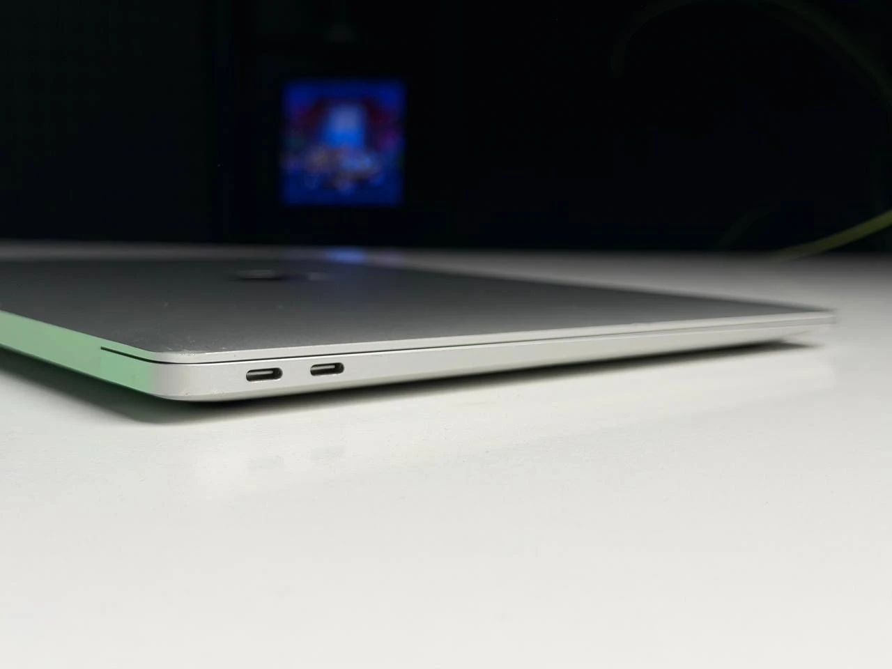 ВЖИВАНИЙ Б/У MacBook Air 13" M1/8CPU/7GPU/8GB/256GB Silver 2020 (MGN93) - Состояние: удовлетворительный | Аккумулятор: 82% | Комплектация: MacBook, зарядка | Гарантия: 3 мес.