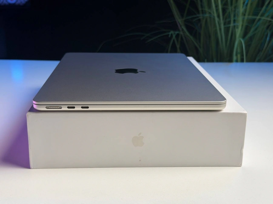 ВЖИВАНИЙ Б/У MacBook Air 13.6" M2/8CPU/8GPU/8GB/256GB Silver 2022 (MLXY3) - Состояние: хороший | Аккумулятор: 91% | Комплектация: полный | Гарантия: 3 мес.