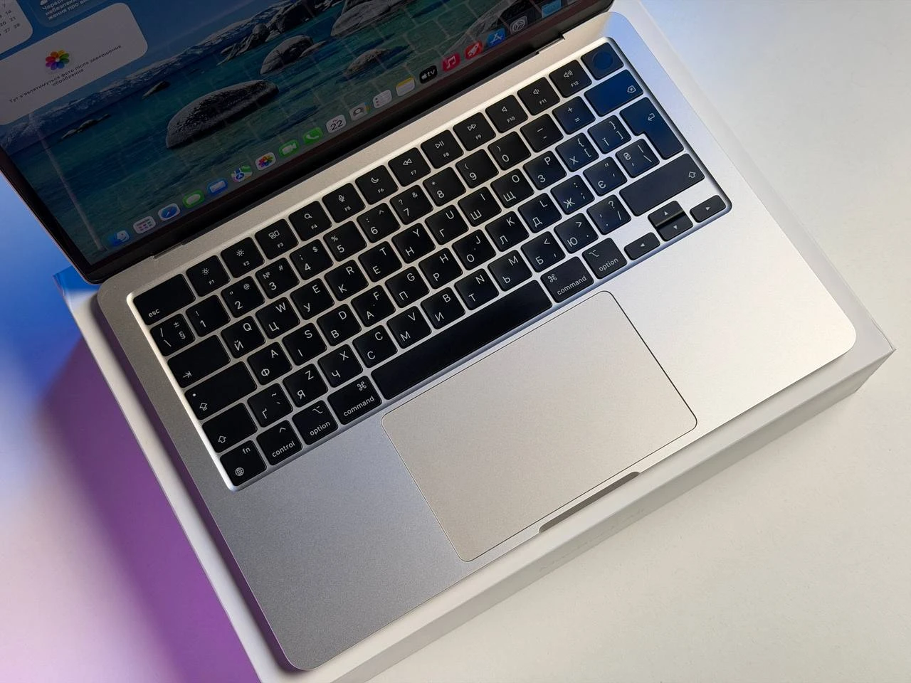 ВЖИВАНИЙ Б/У MacBook Air 13.6" M2/8CPU/8GPU/8GB/256GB Silver 2022 (MLXY3) - Состояние: хороший | Аккумулятор: 91% | Комплектация: полный | Гарантия: 3 мес.