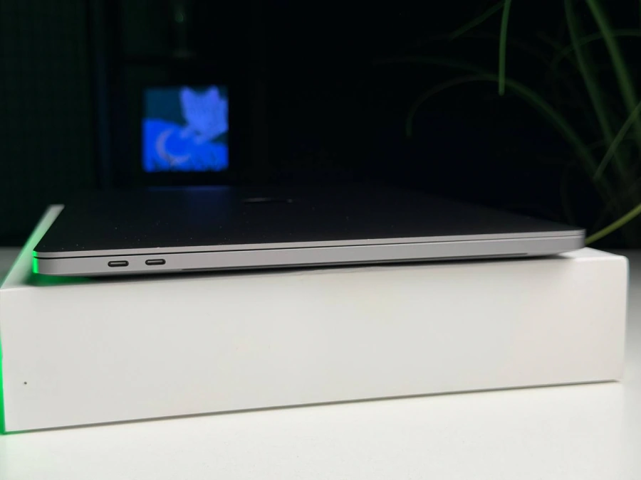ВЖИВАНИЙ Б/У MacBook Pro 16" Space Gray (MVVK2) 2019 - Стан: гарний | Акумулятор: 81% | Комплектація: MacBook, зарядка | Гарантія: 3 міс.