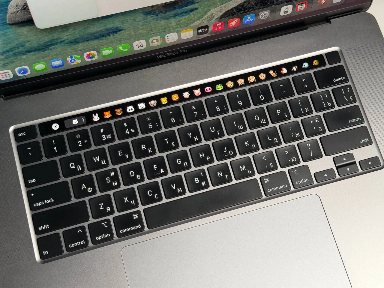 ВЖИВАНИЙ Б/У MacBook Pro 16" Space Gray (MVVK2) 2019 - Стан: гарний | Акумулятор: 81% | Комплектація: MacBook, зарядка | Гарантія: 3 міс.