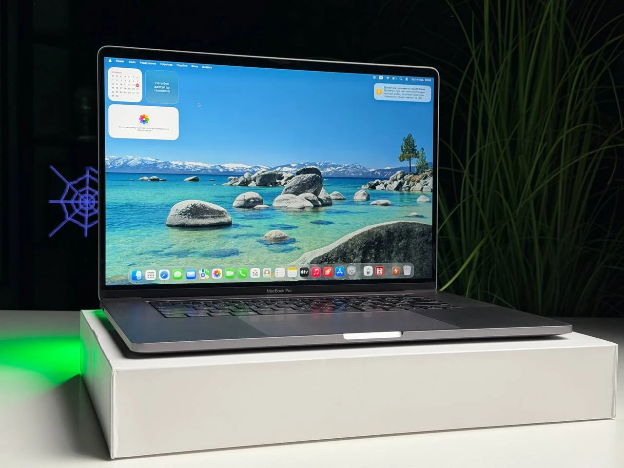 ВЖИВАНИЙ Б/У MacBook Pro 16" Space Gray (MVVK2) 2019 - Стан: гарний | Акумулятор: 81% | Комплектація: MacBook, зарядка | Гарантія: 3 міс.