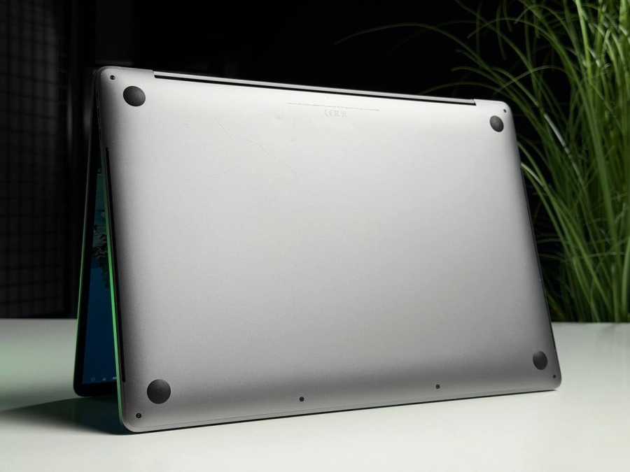 ВЖИВАНИЙ Б/У MacBook Pro 16" Space Gray (MVVJ2) 2019 - Состояние: хороший | Аккумулятор: 81% | Комплектация: MacBook, зарядка | Гарантия: 3 мес.