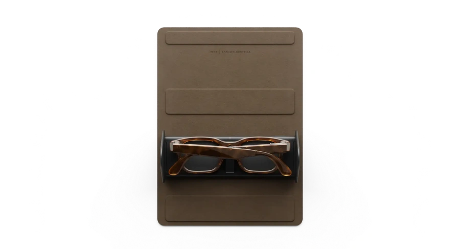 Зарядный кейс Meta Charging Case для очков AI Glasses [Adventurer / Fury / Starfire] - Mocha