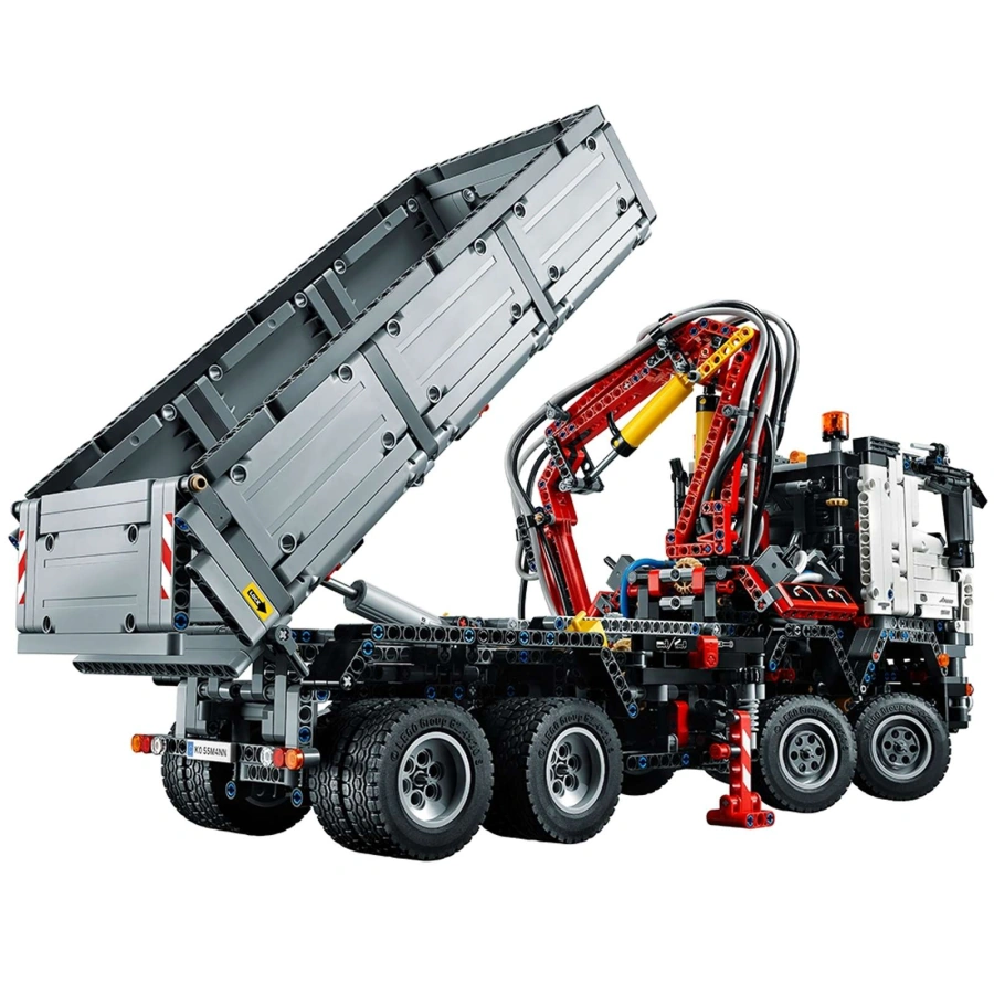 Авто-конструктор LEGO Technic Mercedes-Benz Arocs (42043)