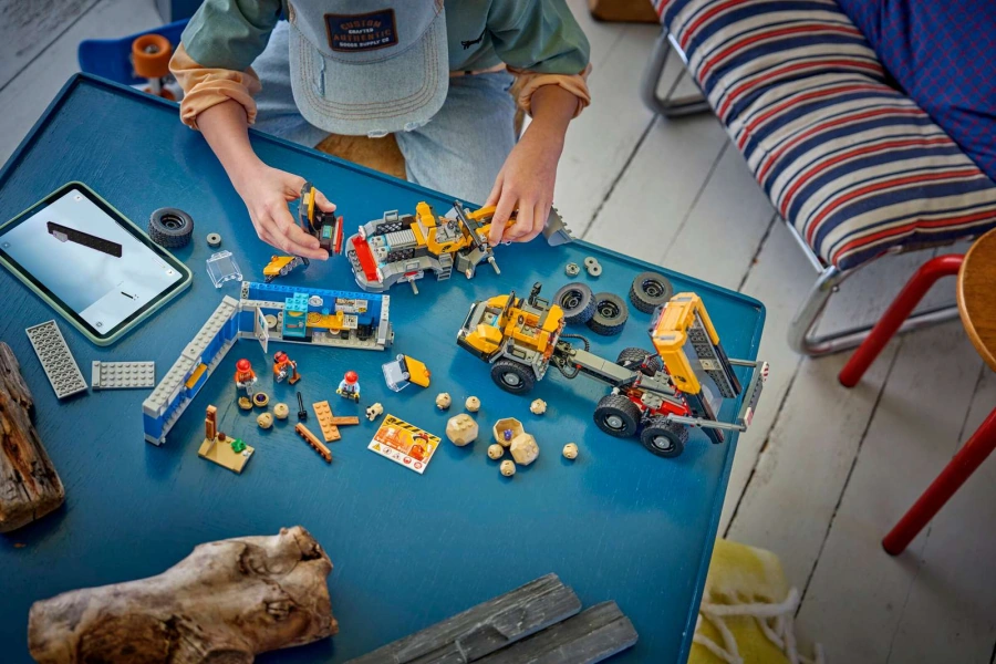 Блоковий конструктор LEGO City Самоскид і фронтальний ковшовий навантажувач (60494)