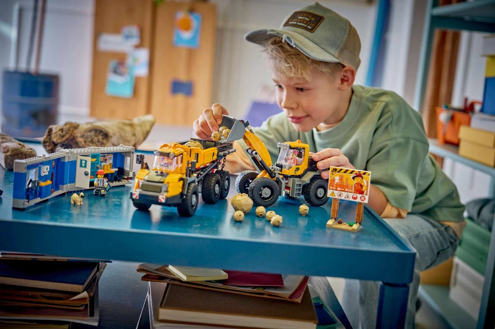 Блоковий конструктор LEGO City Самоскид і фронтальний ковшовий навантажувач (60494)