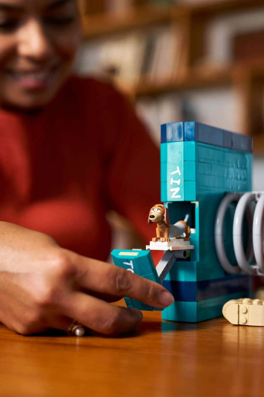 Блоковий конструктор LEGO Disney Pixar Книжкові підставки «Собачка Спіралька» з «Історії іграшок» (43301)