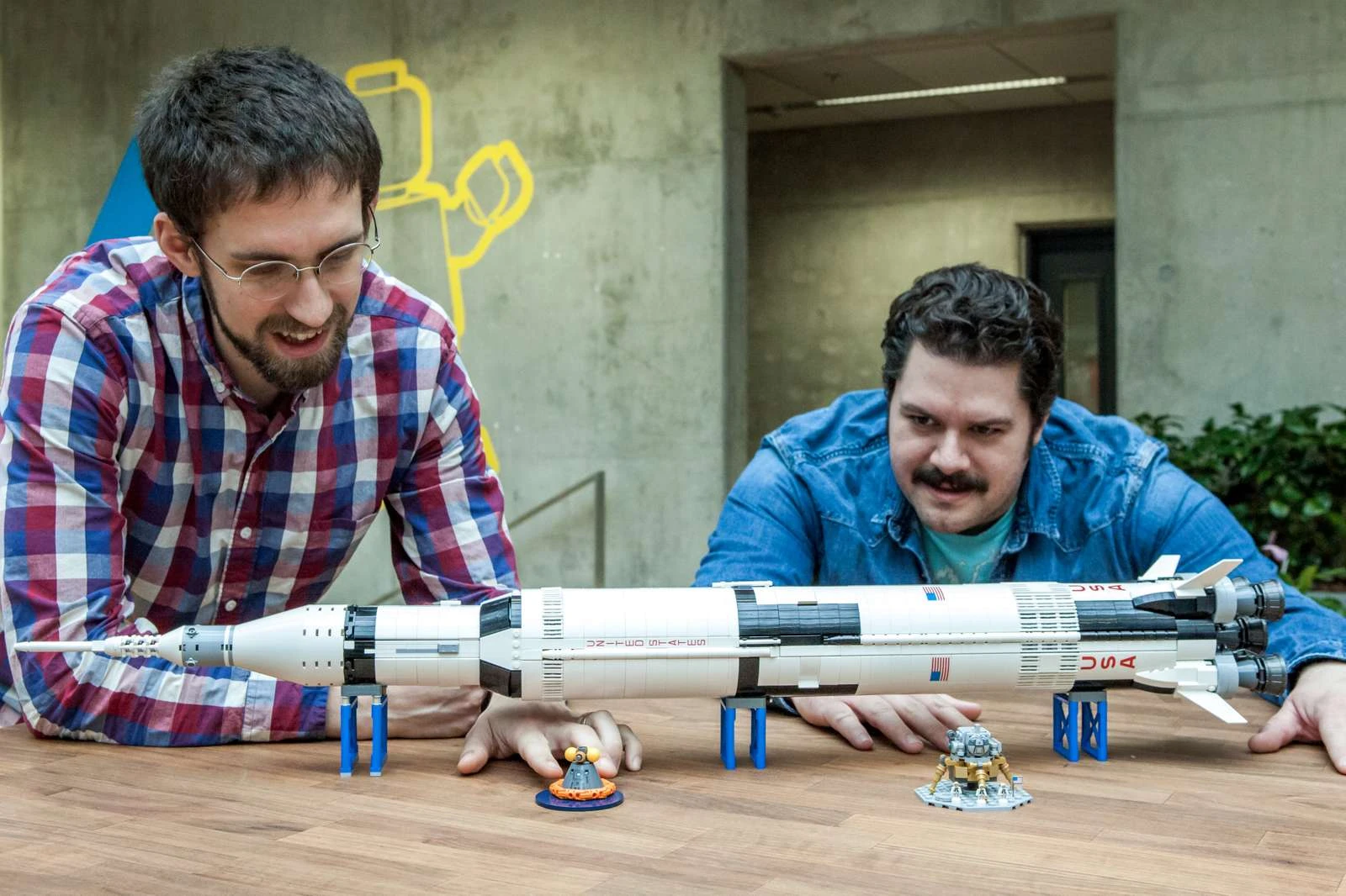 Блоковий конструктор LEGO Ideas Ракетно-космічна система НАСА «Сатурн-5-Аполлон» (92176)