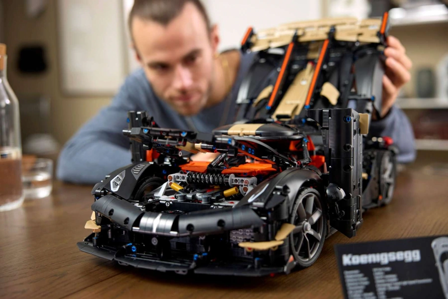 Блоковий конструктор LEGO Technic Мегакар Koenigsegg Sadair's Spear (42232)