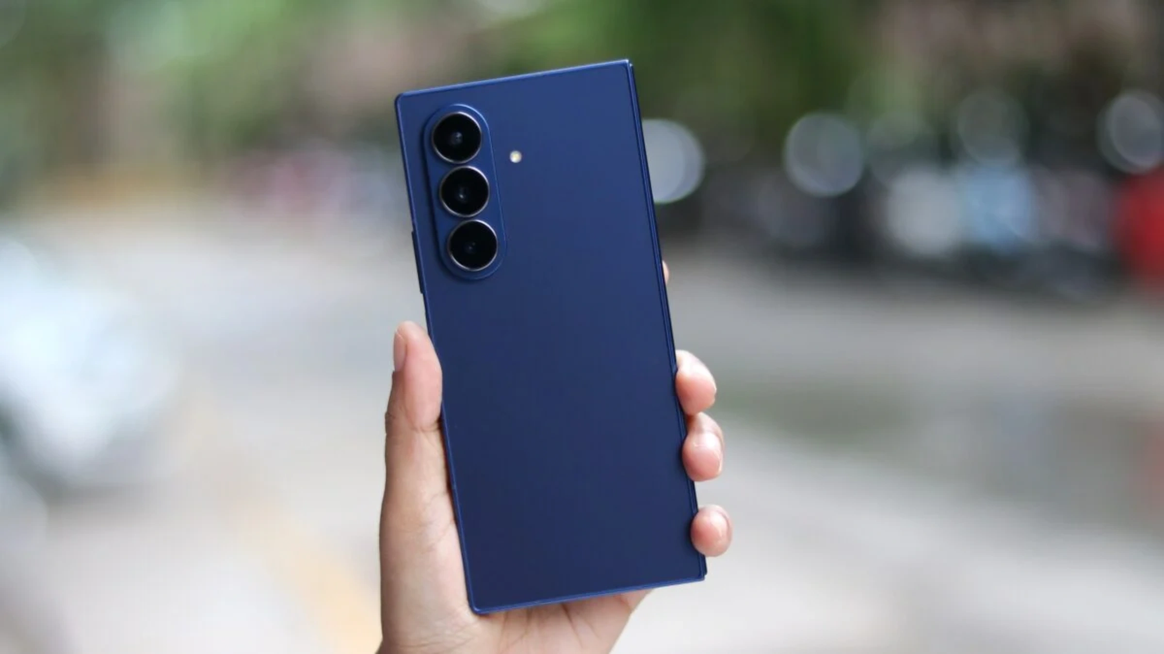 Galaxy Fold 8 Ultra: у мережу злили відео смартфона без помітної складки