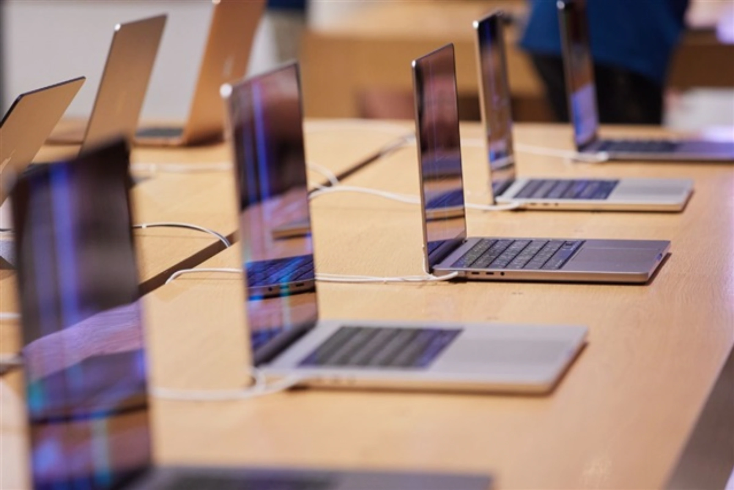 MacBook Neo: Apple нарощує обсяги виробництва через ажіотажний попит