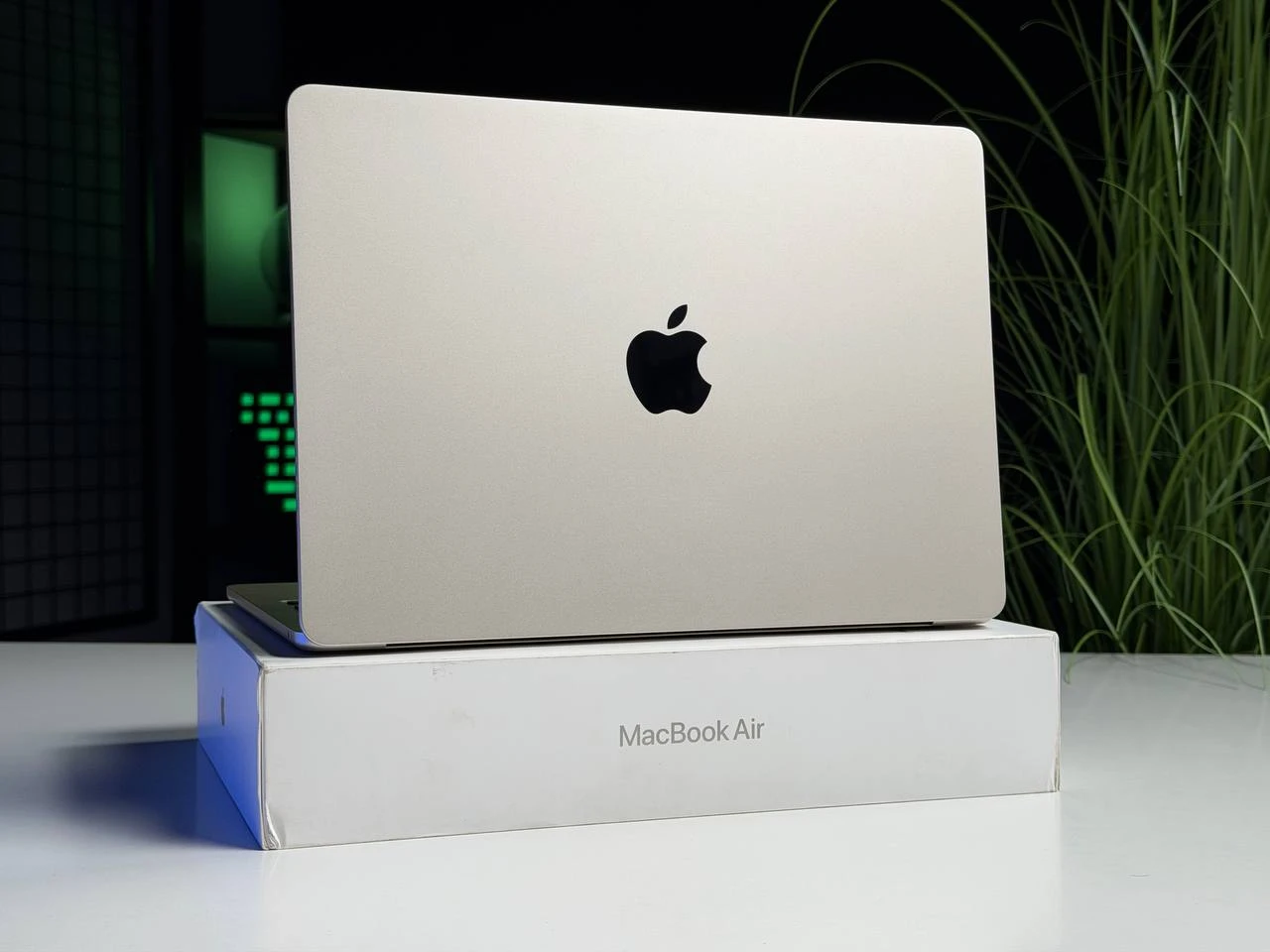 MDM Б/У MacBook Air 13" 2025 M4/10CPU/10GPU/16GB/512GB Starlight (MW103) - Состояние: хорошее | Аккумулятор: 100% | Комплектация: полный | Гарантия: 3 мес.