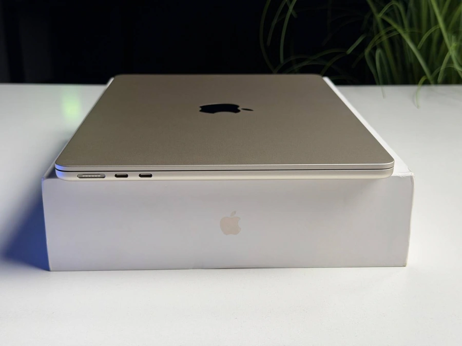 MDM Б/У MacBook Air 13" 2025 M4/10CPU/10GPU/16GB/512GB Starlight (MW103) - Состояние: хорошее | Аккумулятор: 100% | Комплектация: полный | Гарантия: 3 мес.