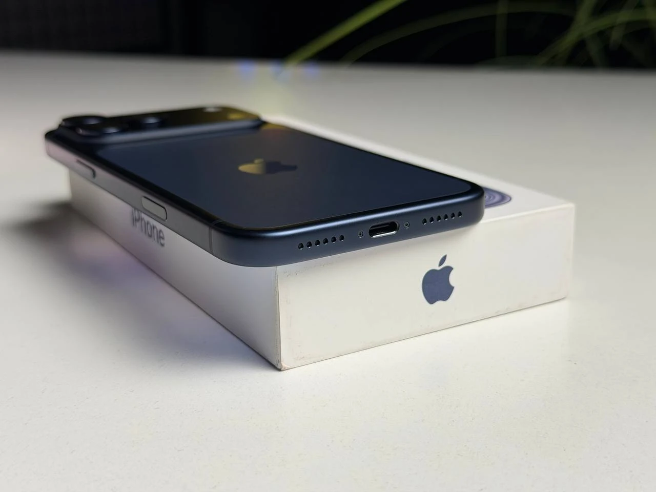 OPEN BOX Apple iPhone 17 Pro Max 512GB eSim Deep Blue (MFXM4, MFYE4) - Состояние: идеальное | Аккумулятор: 100% | Комплектация: полный | Гарантия: 3 мес.