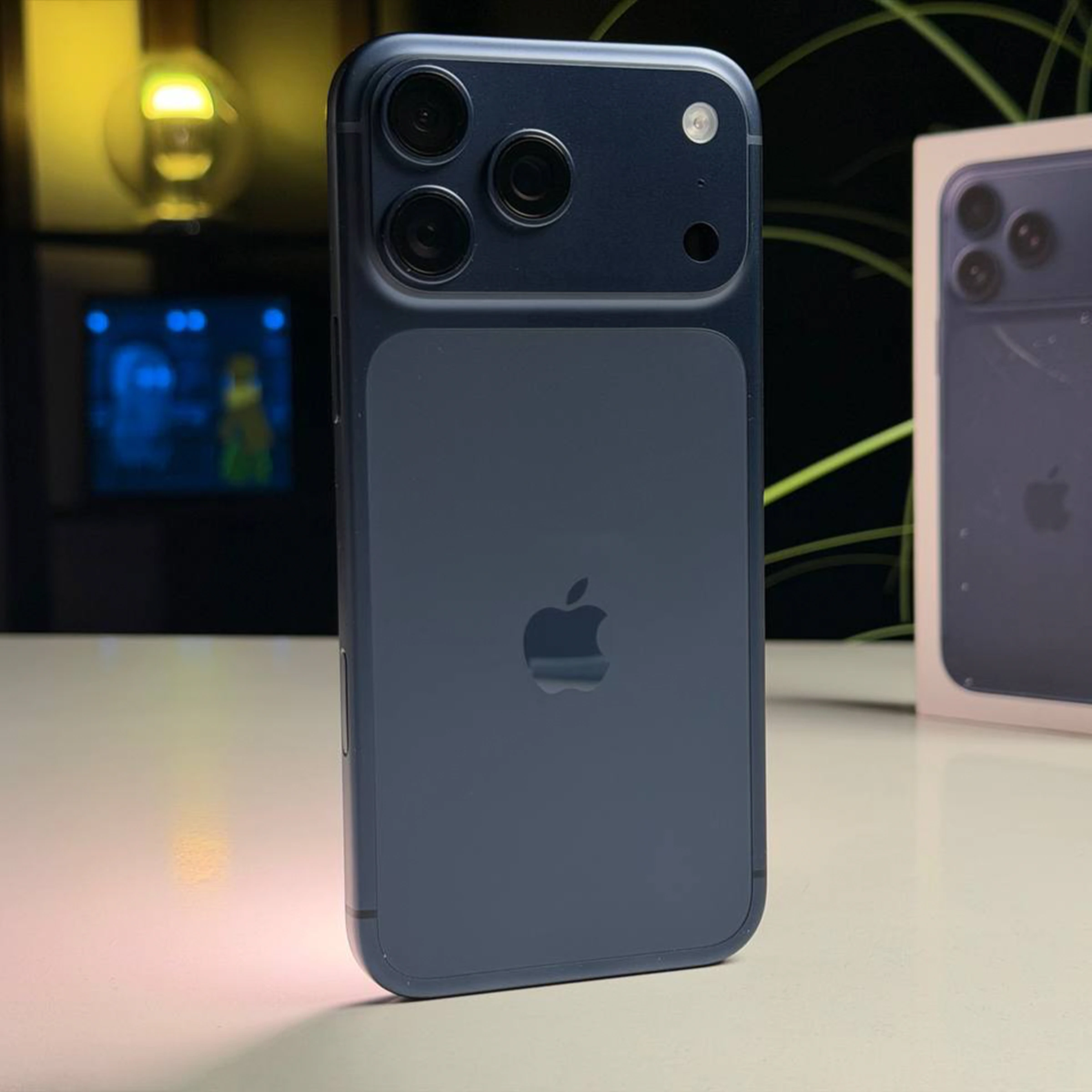 OPEN BOX Apple iPhone 17 Pro Max 512GB eSim Deep Blue (MFXM4, MFYE4) - Состояние: идеальное | Аккумулятор: 100% | Комплектация: полный | Гарантия: 3 мес.