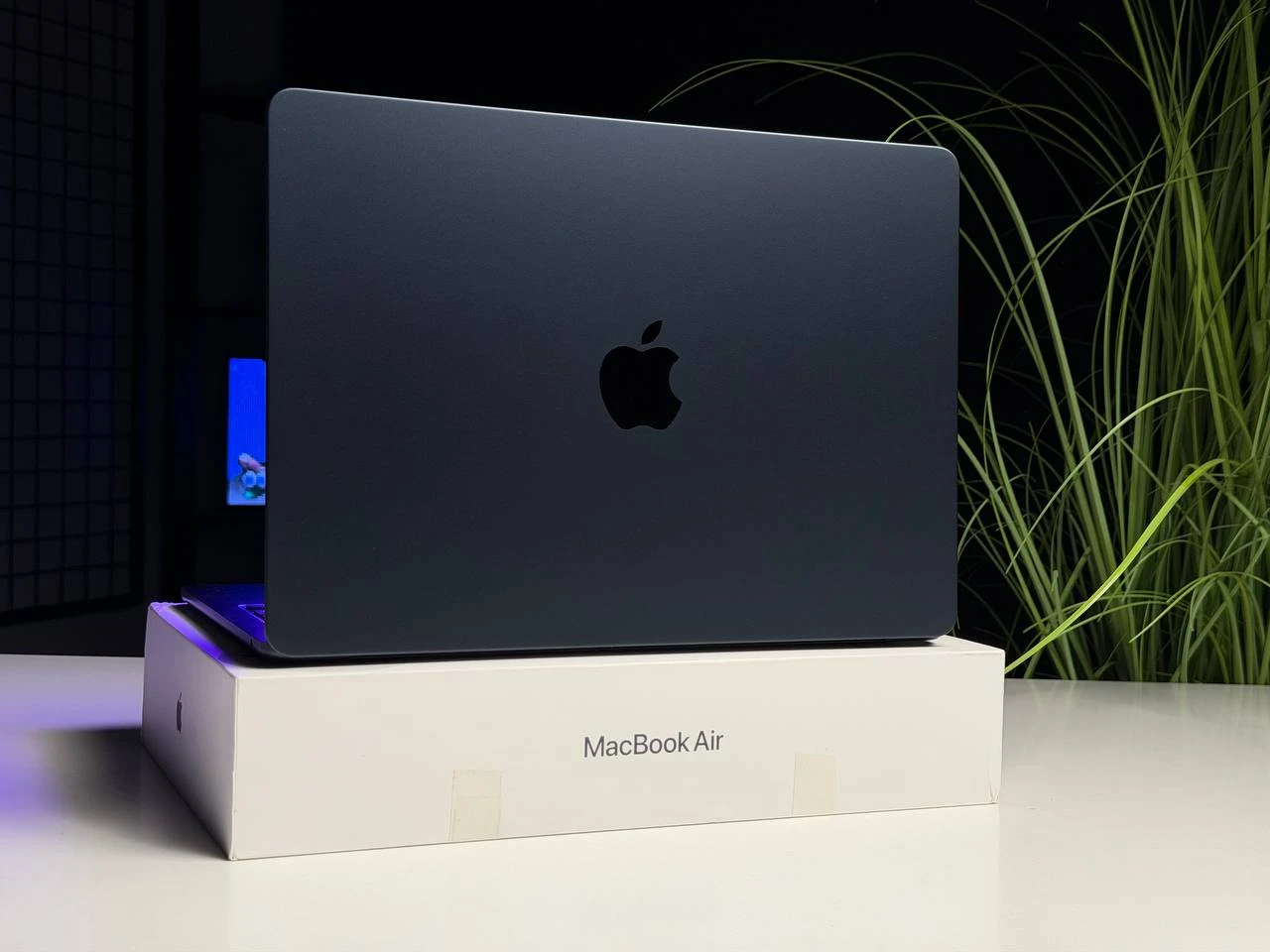OPEN BOX MacBook Air 13" 2025 M4/10CPU/10GPU/24GB/512GB Midnight (MC6C4) - Стан: ідеальний | Акумулятор: 100% | Комплектація: повний | Гарантія: 3 міс.