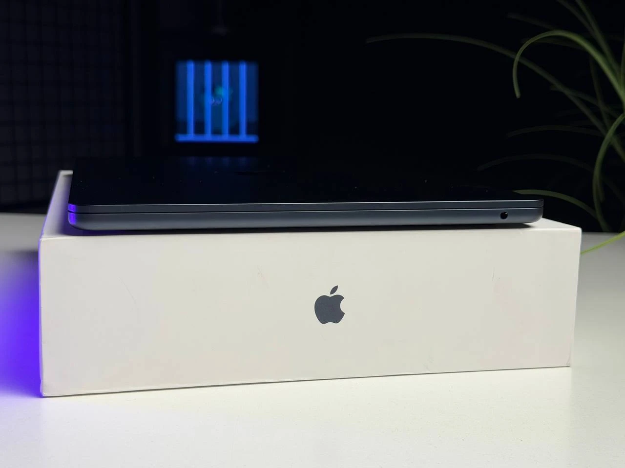 OPEN BOX MacBook Air 13" 2025 M4/10CPU/10GPU/24GB/512GB Midnight (MC6C4) - Стан: ідеальний | Акумулятор: 100% | Комплектація: повний | Гарантія: 3 міс.