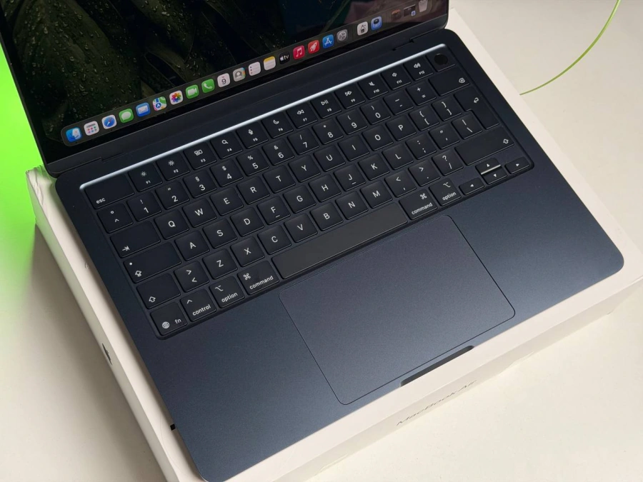 OPEN BOX MacBook Air 13" 2025 M4/10CPU/10GPU/24GB/512GB Midnight (MC6C4) - Стан: ідеальний | Акумулятор: 100% | Комплектація: повний | Гарантія: 3 міс.