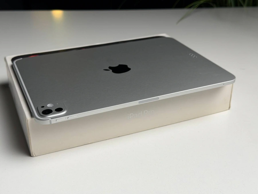 OPEN BOX Планшет Apple iPad Pro 11" M5 2025 Wi-Fi 256GB with Standard glass - Silver (MDWL4) - Стан: ідеальний | Акумулятор: 100% | Комплектація: повний | Гарантія: 12 міс.