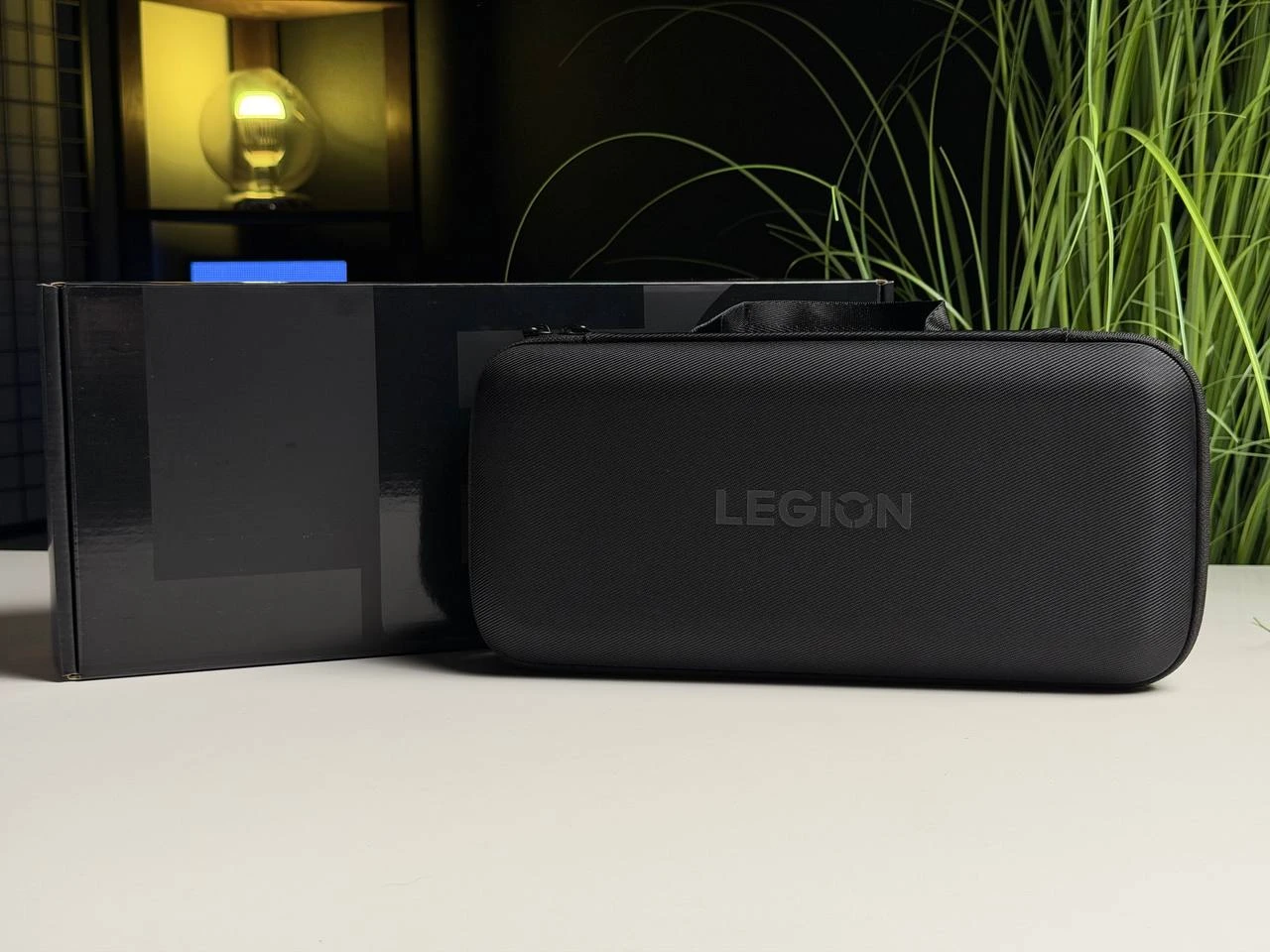 ВИТРИННАЯ Игровая приставка Lenovo Legion Go 512 GB Shadow Black (83E1004ARA) - Состояние: хороший | Аккумулятор: 100% | Комплектация: полный | Гарантия: 3 мес.