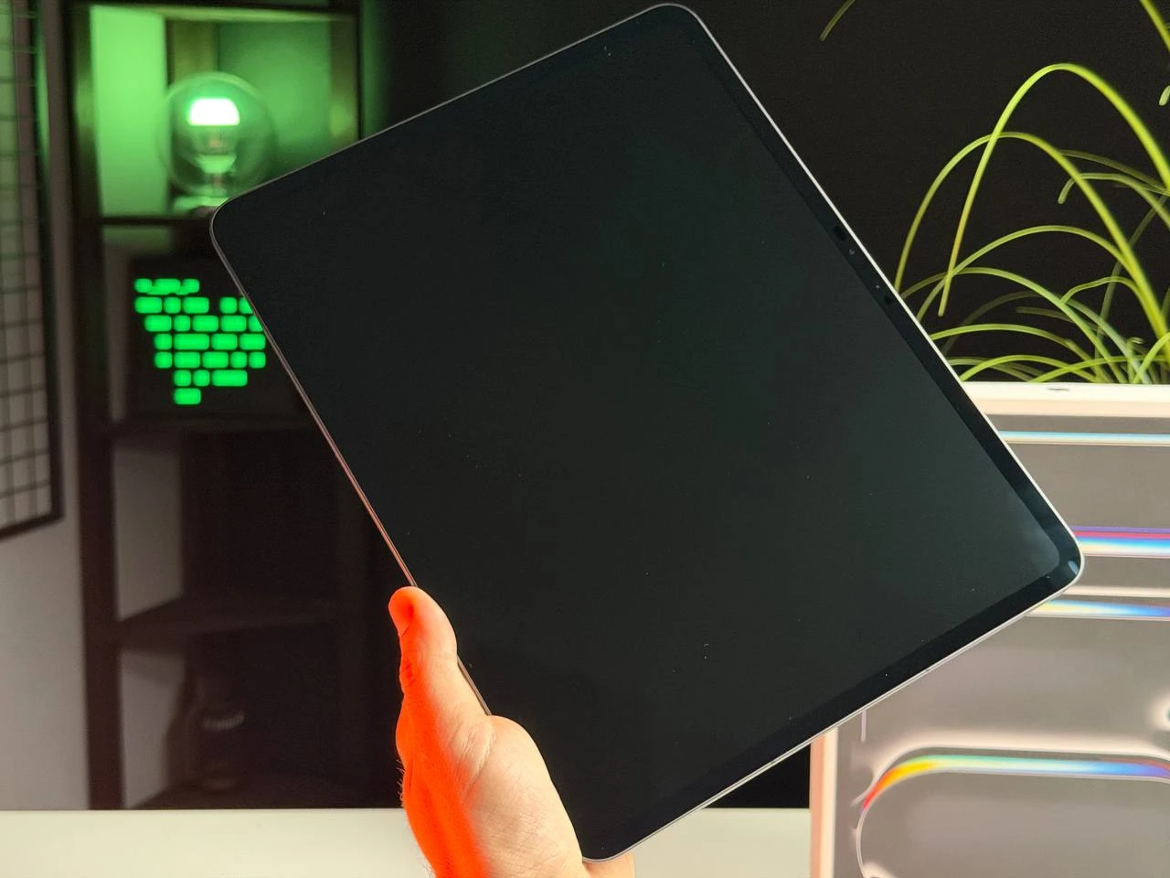 ВІТРИННИЙ Apple iPad Pro 13" M4 2024 Wi-Fi + Cellular 256GB with Standard glass - Space Black (MVXR3) - Стан: гарний | Акумулятор: 100% | Комплектація: повний | Гарантія: 3 міс.