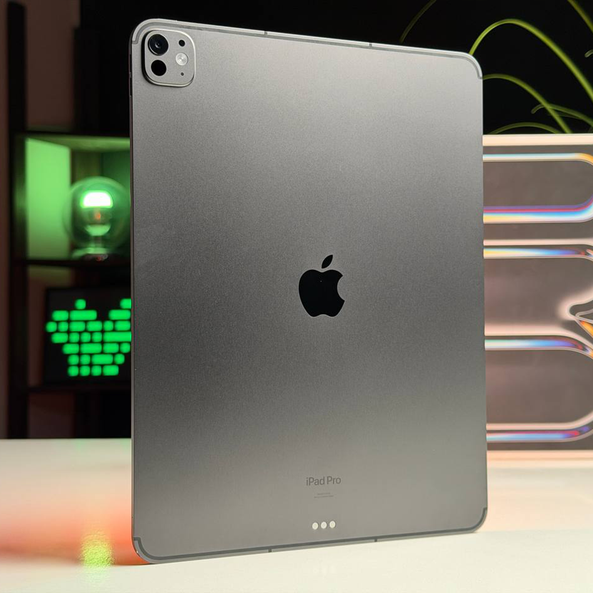 ВІТРИННИЙ Apple iPad Pro 13" M4 2024 Wi-Fi + Cellular 256GB with Standard glass - Space Black (MVXR3) - Стан: гарний | Акумулятор: 100% | Комплектація: повний | Гарантія: 3 міс.