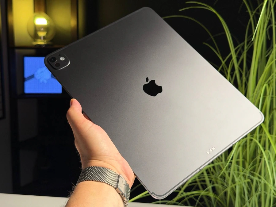 ВІТРИННИЙ Apple iPad Pro 13" M5 2025 Wi-Fi + Cellular 512GB with Standard glass - Space Black (ME7Y4) - Стан: гарний | Акумулятор: 100% | Комплектація: iPad, кабель | Гарантія: 3 міс.