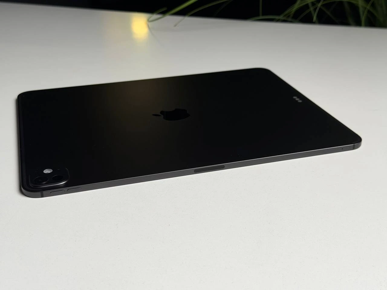 ВІТРИННИЙ Apple iPad Pro 13" M5 2025 Wi-Fi + Cellular 512GB with Standard glass - Space Black (ME7Y4) - Стан: гарний | Акумулятор: 100% | Комплектація: iPad, кабель | Гарантія: 3 міс.