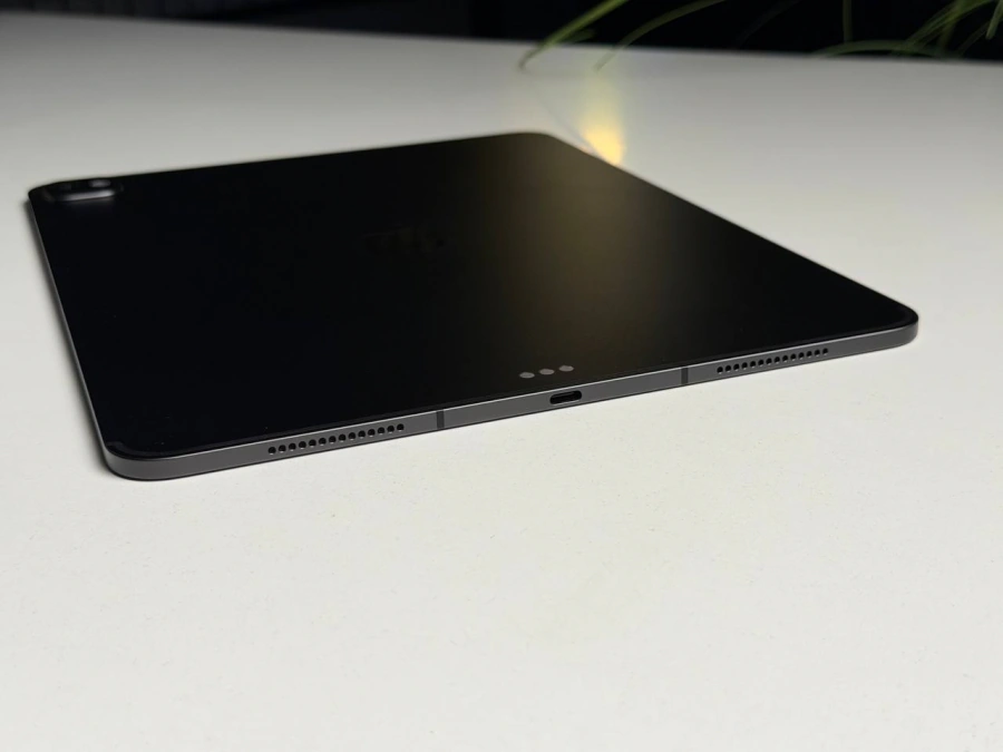 ВІТРИННИЙ Apple iPad Pro 13" M5 2025 Wi-Fi + Cellular 512GB with Standard glass - Space Black (ME7Y4) - Стан: гарний | Акумулятор: 100% | Комплектація: iPad, кабель | Гарантія: 3 міс.