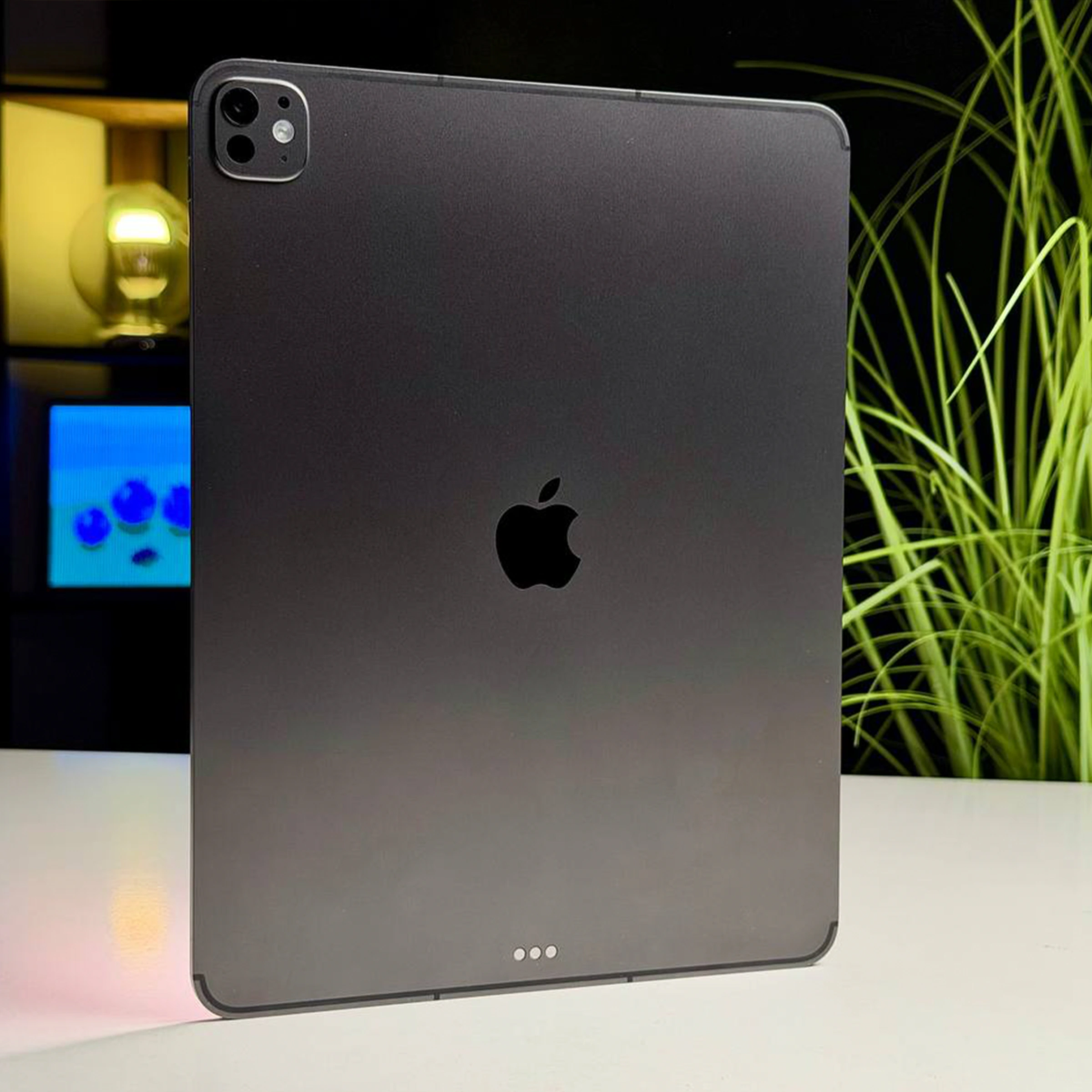 ВИТРИННЫЙ Планшет Apple iPad Pro 13" M5 2025 Wi-Fi + Cellular 512GB with Standard glass - Space Black (ME7Y4) - Состояние: хорошее | Аккумулятор: 100% | Комплектация: iPad, кабель | Гарантия: 3 мес. ВИТРИННЫЙ Планшет Apple iPad Pro 13" M5 2025 Wi-Fi + Cellular 512GB with Standard glass - Space Black (ME7Y4) - Состояние: хорошее | Аккумулятор: 100% | Комплектация: iPad, кабель | Гарантия: 3 мес.