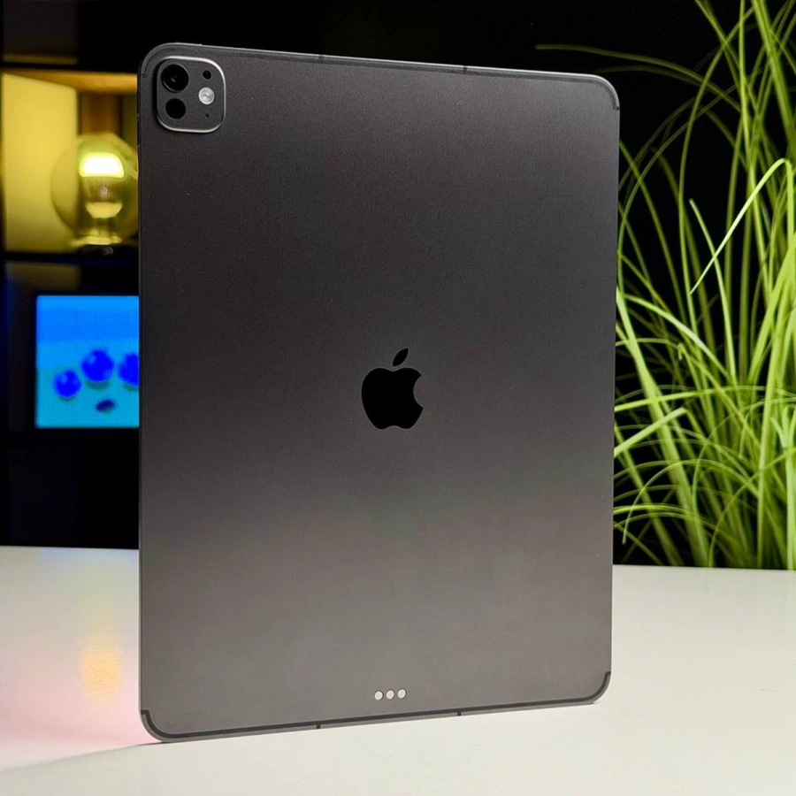 ВІТРИННИЙ Apple iPad Pro 13" M5 2025 Wi-Fi + Cellular 512GB with Standard glass - Space Black (ME7Y4) - Стан: гарний | Акумулятор: 100% | Комплектація: iPad, кабель | Гарантія: 3 міс.
