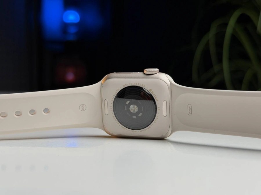 ВИТРИННЫЙ Apple Watch SE 3 GPS + Cellular 40mm Starlight Aluminum Case with Starlight Sport Band - S/M (MEP64) - Состояние: идеальное | Аккумулятор: 100% | Комплектация: полный, без коробки | Гарантия: 3 мес.
