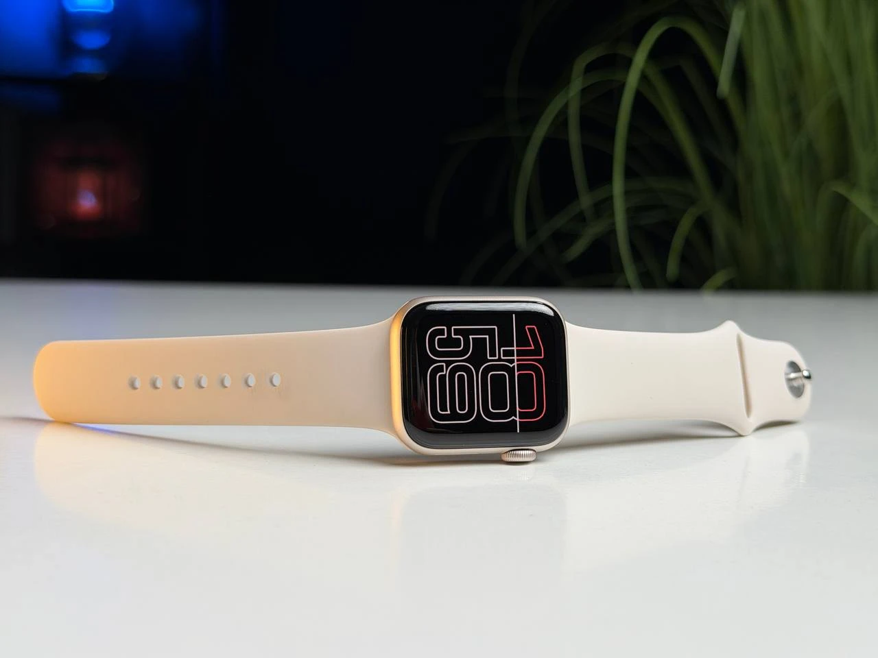 ВИТРИННЫЙ Apple Watch SE 3 GPS + Cellular 40mm Starlight Aluminum Case with Starlight Sport Band - S/M (MEP64) - Состояние: идеальное | Аккумулятор: 100% | Комплектация: полный, без коробки | Гарантия: 3 мес.