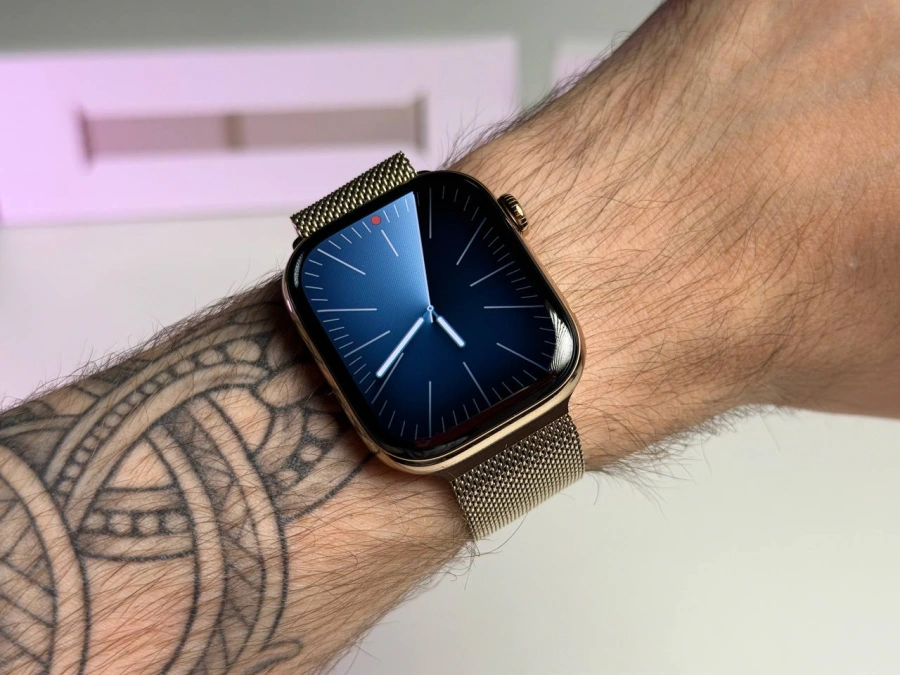 ВИТРИННЫЙ Apple Watch Series 11 GPS + Cellular 42mm Gold Titanium Case with Gold Milanese Loop (MF8Y4) - Состояние: идеальное | Аккумулятор: 100% | Комплектация: полный | Гарантия: 9 мес.