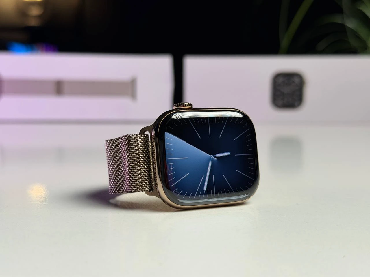 ВИТРИННЫЙ Apple Watch Series 11 GPS + Cellular 42mm Gold Titanium Case with Gold Milanese Loop (MF8Y4) - Состояние: идеальное | Аккумулятор: 100% | Комплектация: полный | Гарантия: 9 мес.