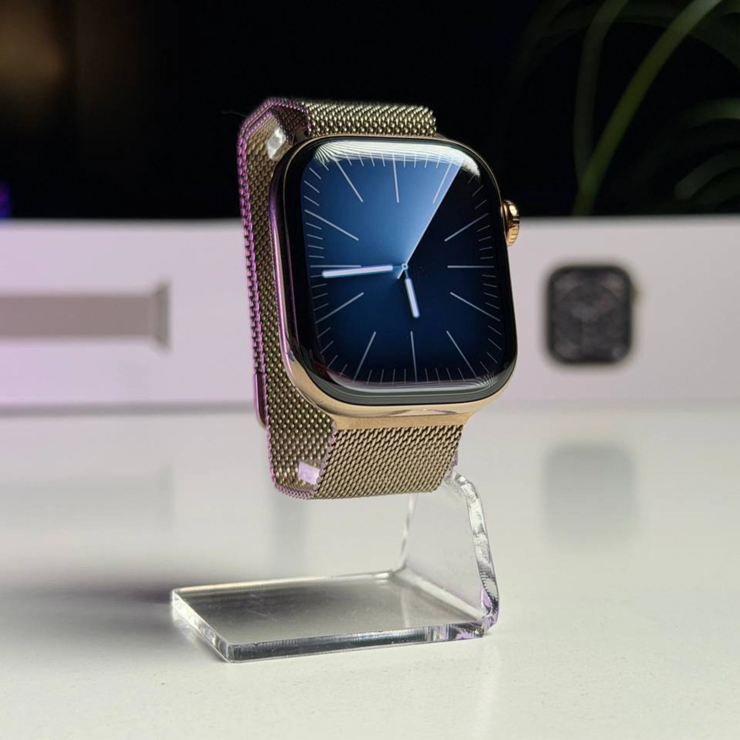 ВИТРИННЫЙ Apple Watch Series 11 GPS + Cellular 42mm Gold Titanium Case with Gold Milanese Loop (MF8Y4) - Состояние: идеальное | Аккумулятор: 100% | Комплектация: полный | Гарантия: 9 мес.