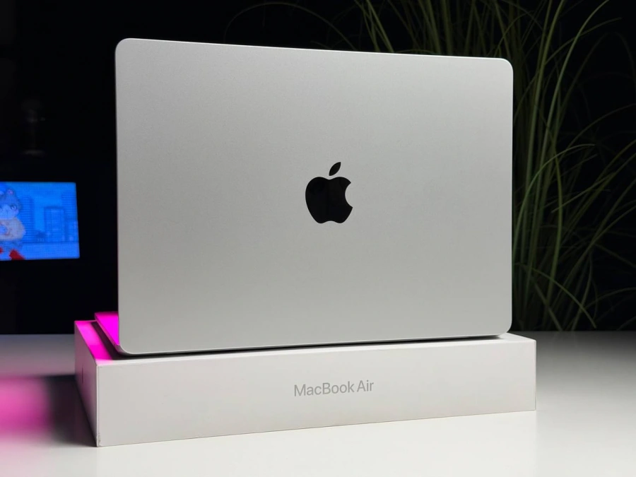 ВІТРИННИЙ MacBook Air 13" 2025 M4/10CPU/8GPU/16GB/256GB Silver (MW0W3) - Стан: ідеальний | Акумулятор: 100% | Комплектація: повний | Гарантія: 3 міс.
