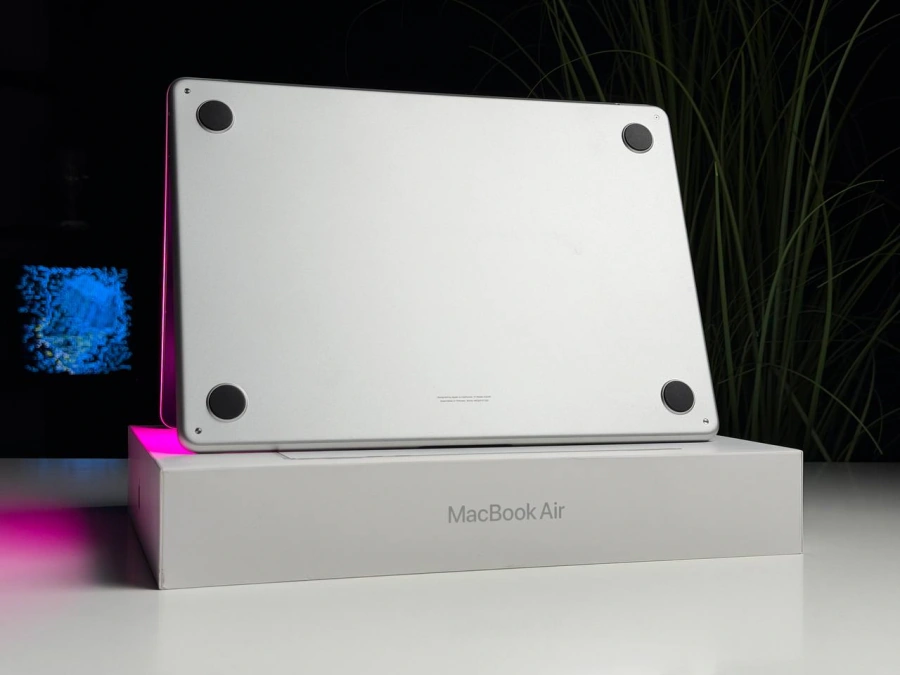 ВІТРИННИЙ MacBook Air 13" 2025 M4/10CPU/8GPU/16GB/256GB Silver (MW0W3) - Стан: ідеальний | Акумулятор: 100% | Комплектація: повний | Гарантія: 3 міс.