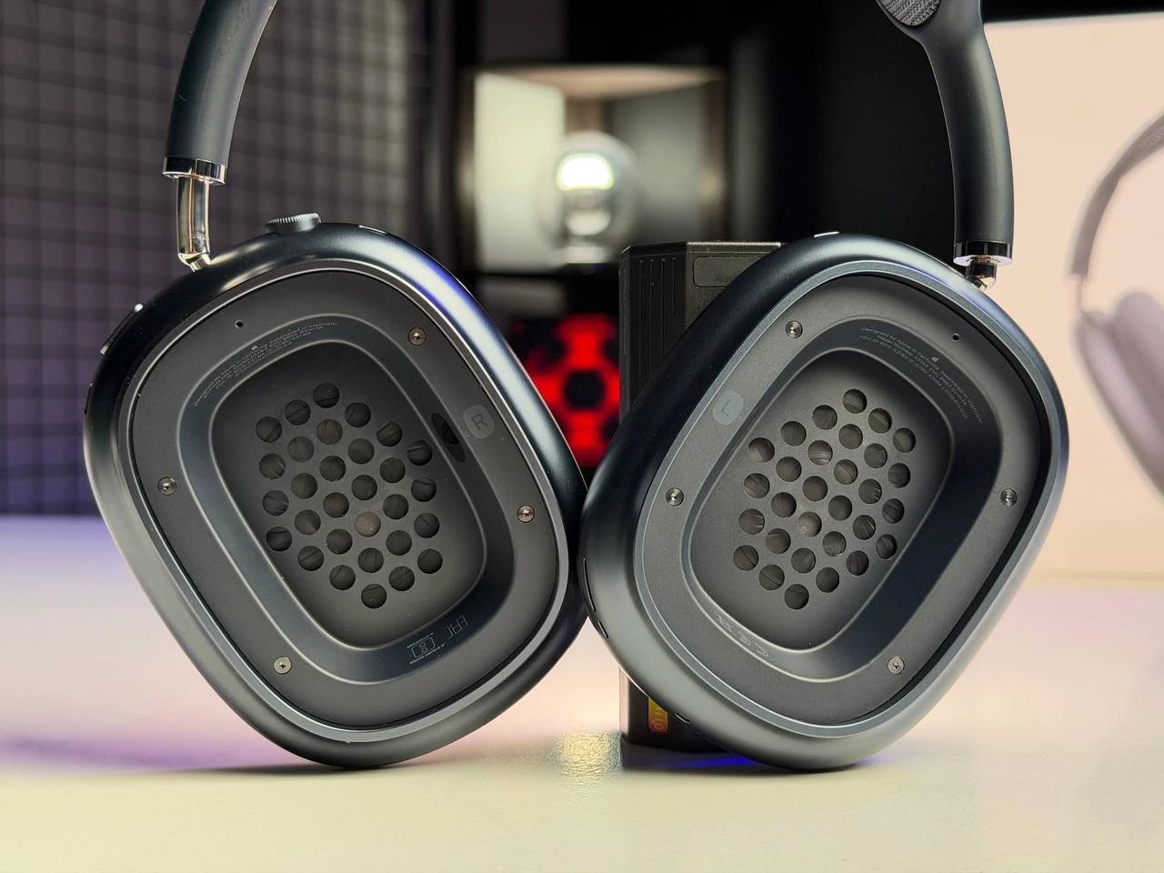 ВИТРИННЫЕ Наушники Apple AirPods Max [USB-C] 2024 - Midnight (MWW43) - Состояние: хороший | Аккумулятор: 100% | Комплектация: полный | Гарантия: 3 мес.