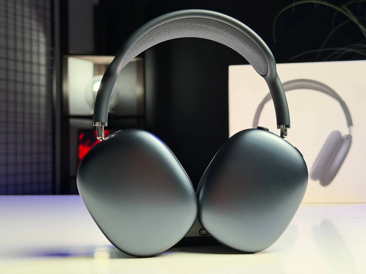 ВИТРИННЫЕ Наушники Apple AirPods Max [USB-C] 2024 - Midnight (MWW43) - Состояние: хороший | Аккумулятор: 100% | Комплектация: полный | Гарантия: 3 мес.