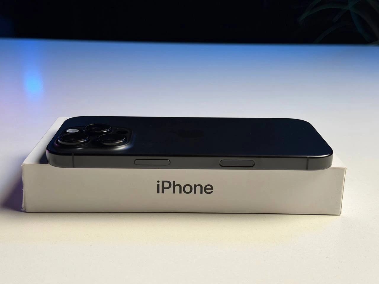 ВЖИВАНИЙ Б/У Apple iPhone 16 Pro 128GB eSim Black Titanium (MYM93) - Состояние: хорошее | Аккумулятор: 94% | Комплектация: полный | Гарантия: 3 мес.